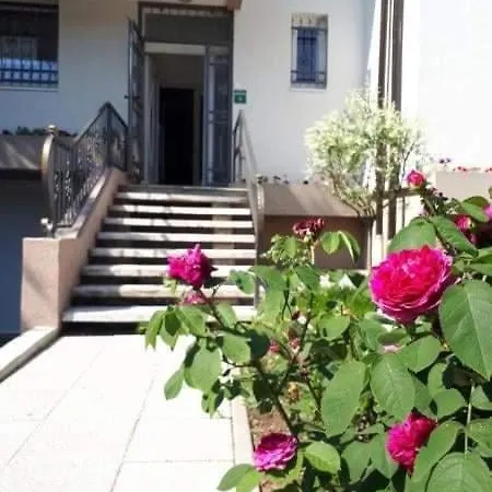 펜션 Ilidza Rose *